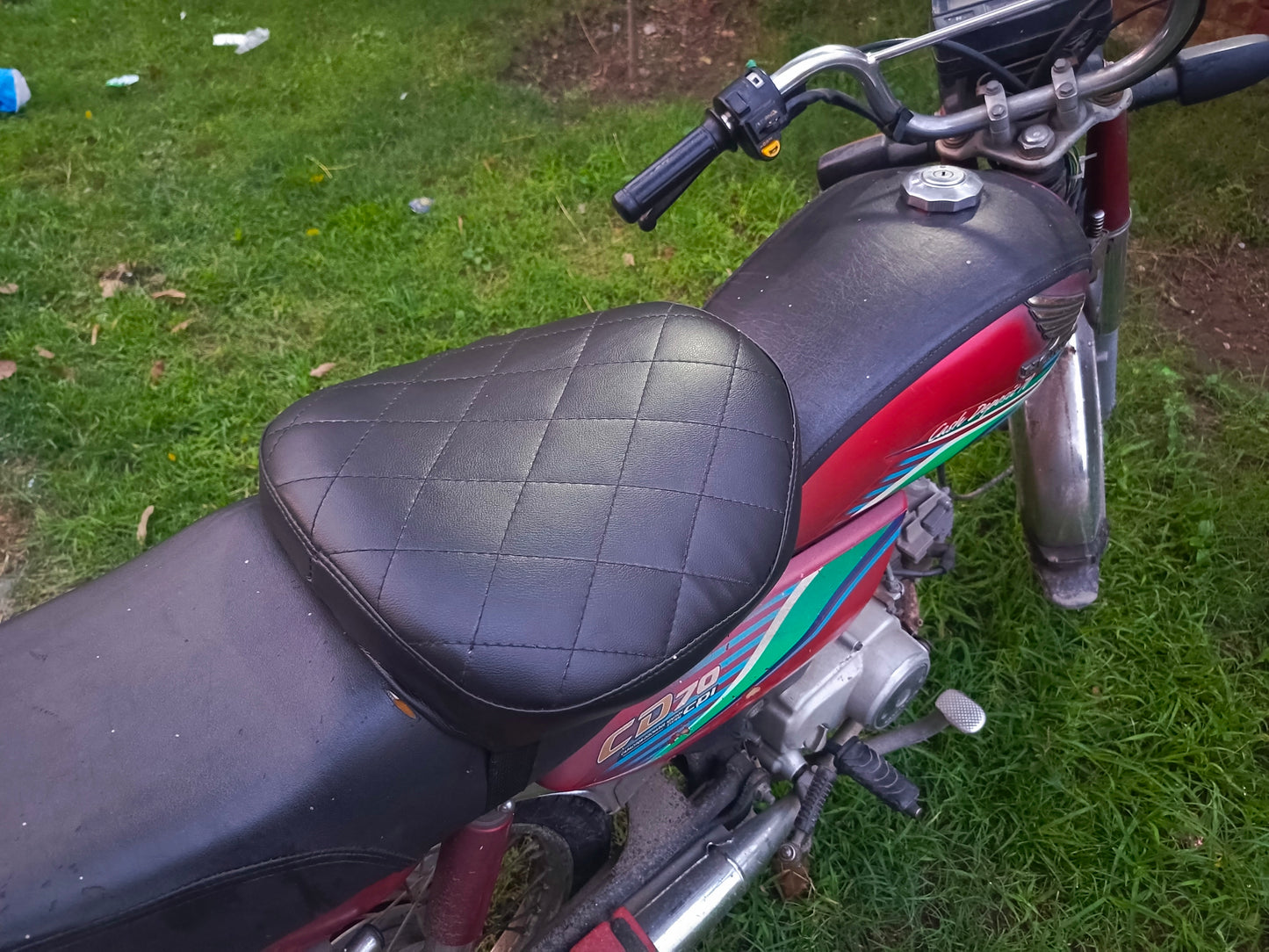 Universal Motorcycle Seat Cushion – Fits CD 70, CG 125/150, China 70, Suzuki, Yamaha, EVEs & More | Comfortable & Durable Bike Seat Pad