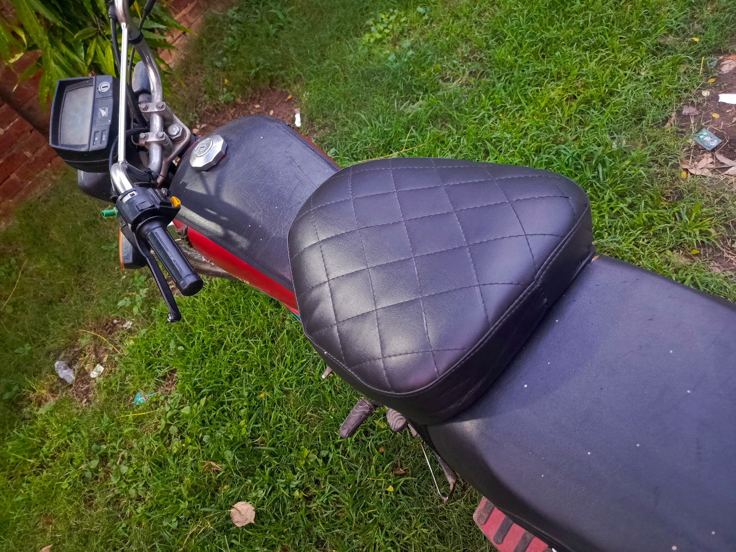 Universal Motorcycle Seat Cushion – Fits CD 70, CG 125/150, China 70, Suzuki, Yamaha, EVEs & More | Comfortable & Durable Bike Seat Pad